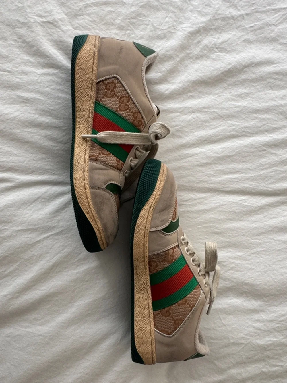 Gucci Beige & Green Low-Top Monogram “Dirty” Sneakers - Picture 2 of 6